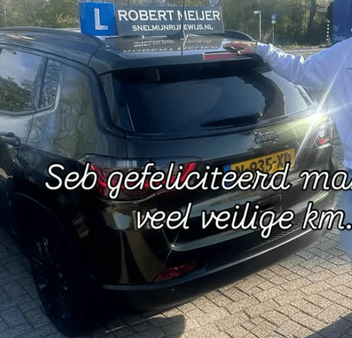 Geslaagde leerling Rijschool Robert Meijer — Jeep Compass